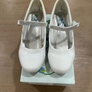 MIA Kids White Dress Shoes with Rhinestone Strap